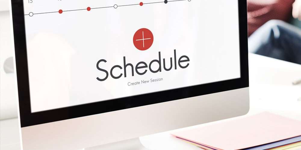 Computer con schermata di un programma che aiuta a gestire il tempo e migliorare la vita