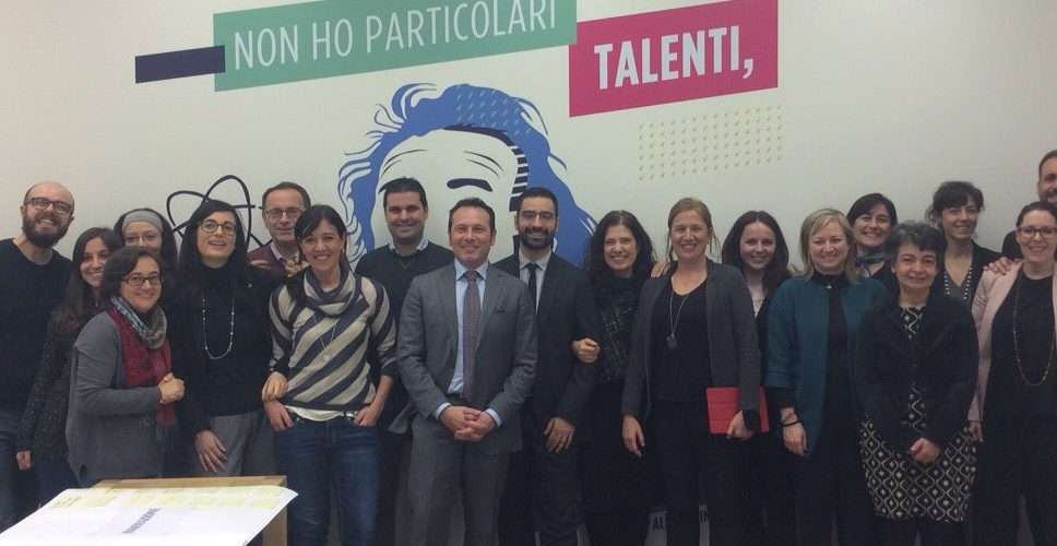 Gruppo di consumatori nel corso del ciclo di incontri per spiegare il mercato libero dell’energia