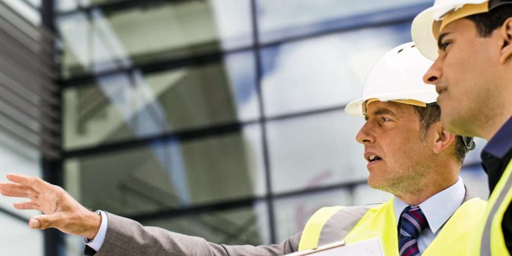 Due manager controllano I lavori: l’energy manager è una figura chiave per il futuro delle imprese