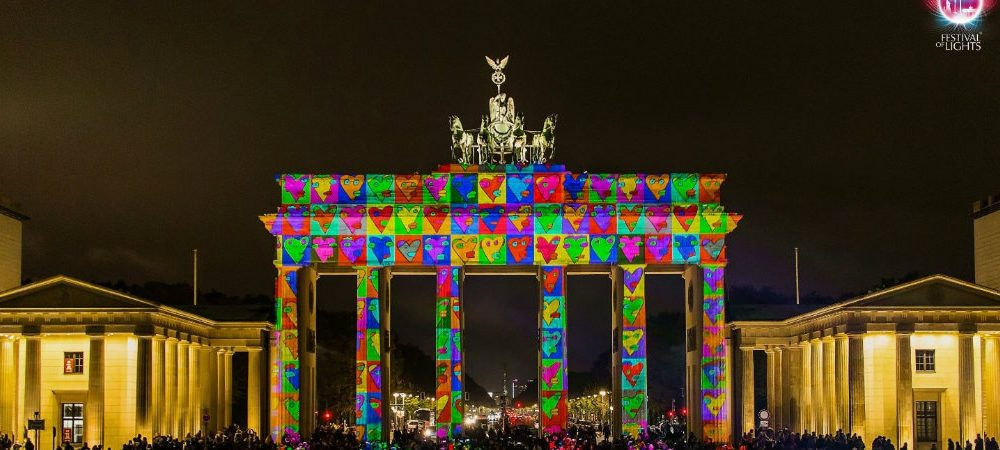 Porta di Brandeburgo decorata per il Festival delle Luci di Berlino 2018