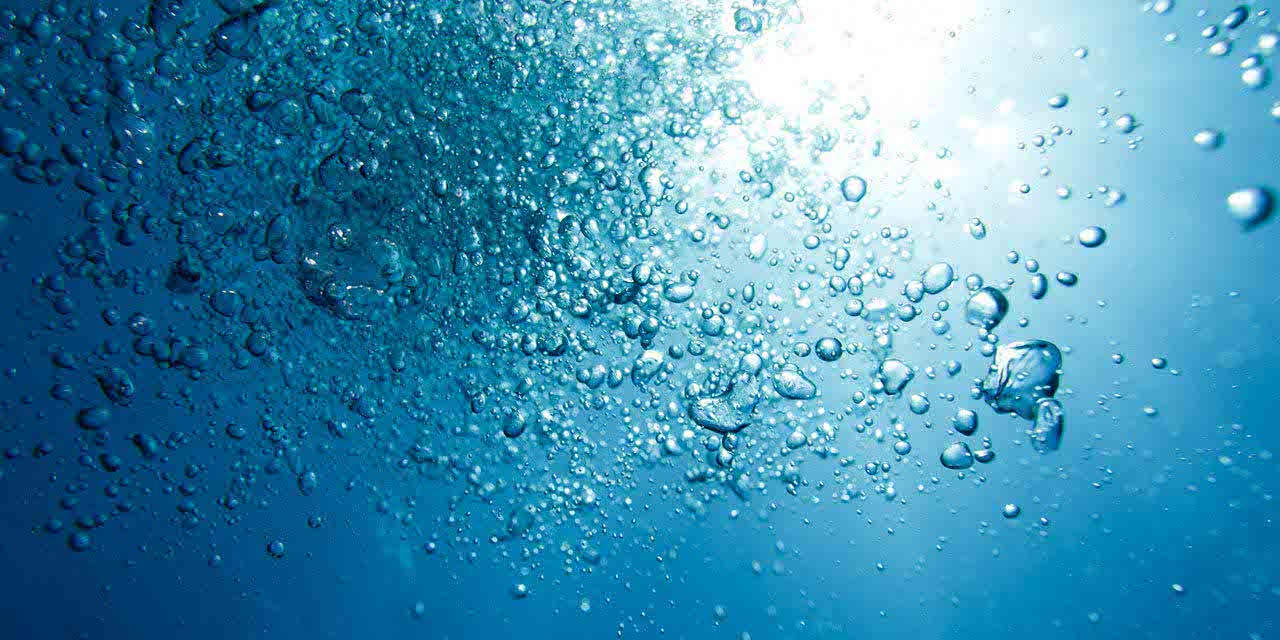 Bolle d’aria sotto la superficie marina: esistono progetti per catturare artificialmente la CO2
