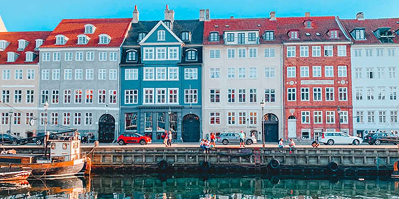 L’antico porto di Copenaghen in Danimarca, una delle nazioni più sostenibili al mondo