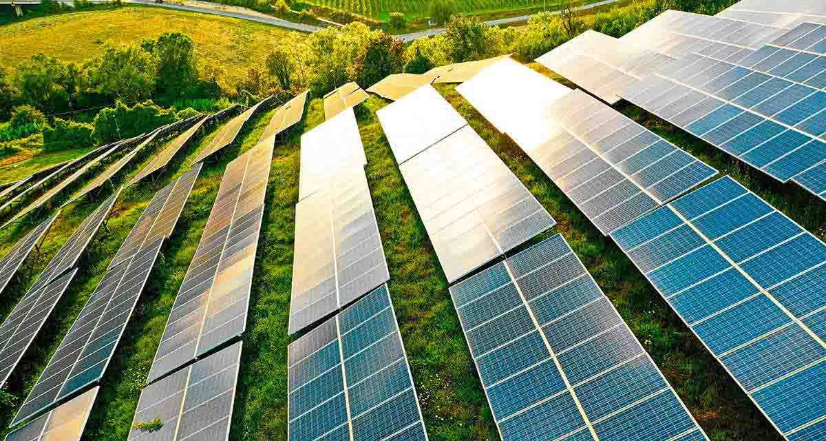 Campo fotovoltaico a terra