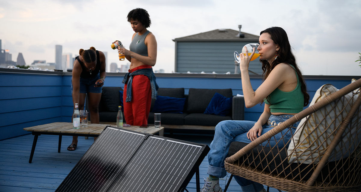 Impianto fotovoltaico plug & play installato su un balcone residenziale