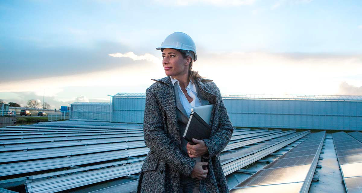 Una energy manager controlla un impianto fotovoltaico.